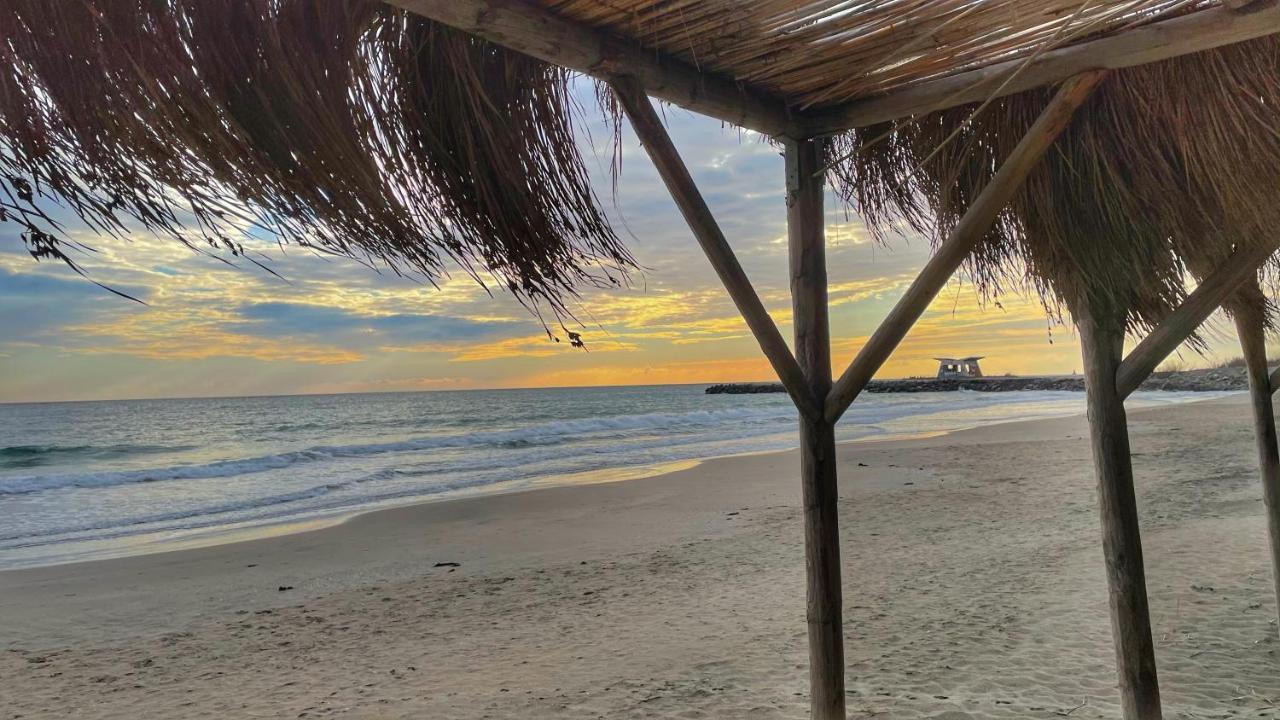 Beach Apartments ポモリエ エクステリア 写真